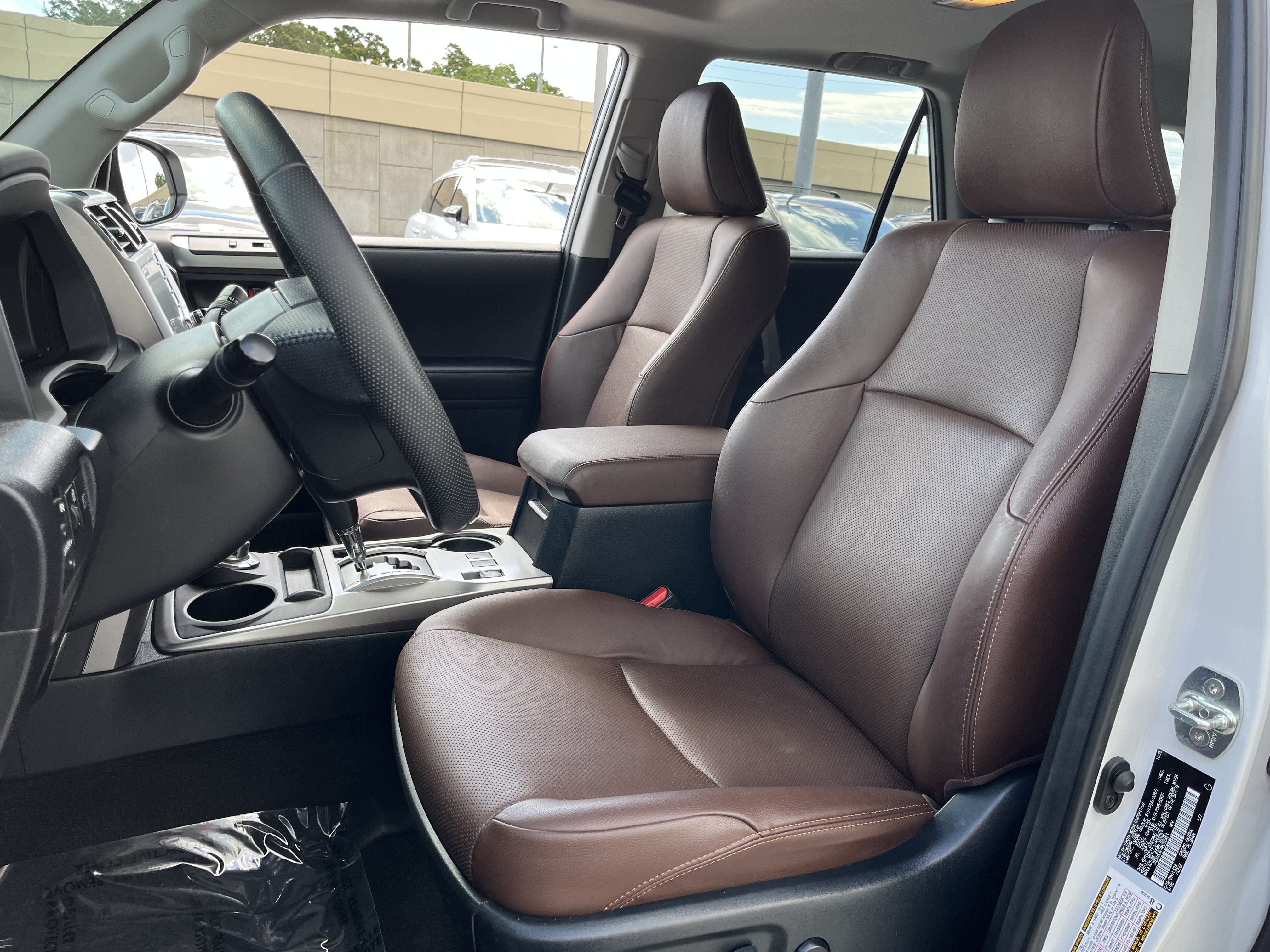 Used 2024 Toyota 4Runner Limited AWD/4WD image 2