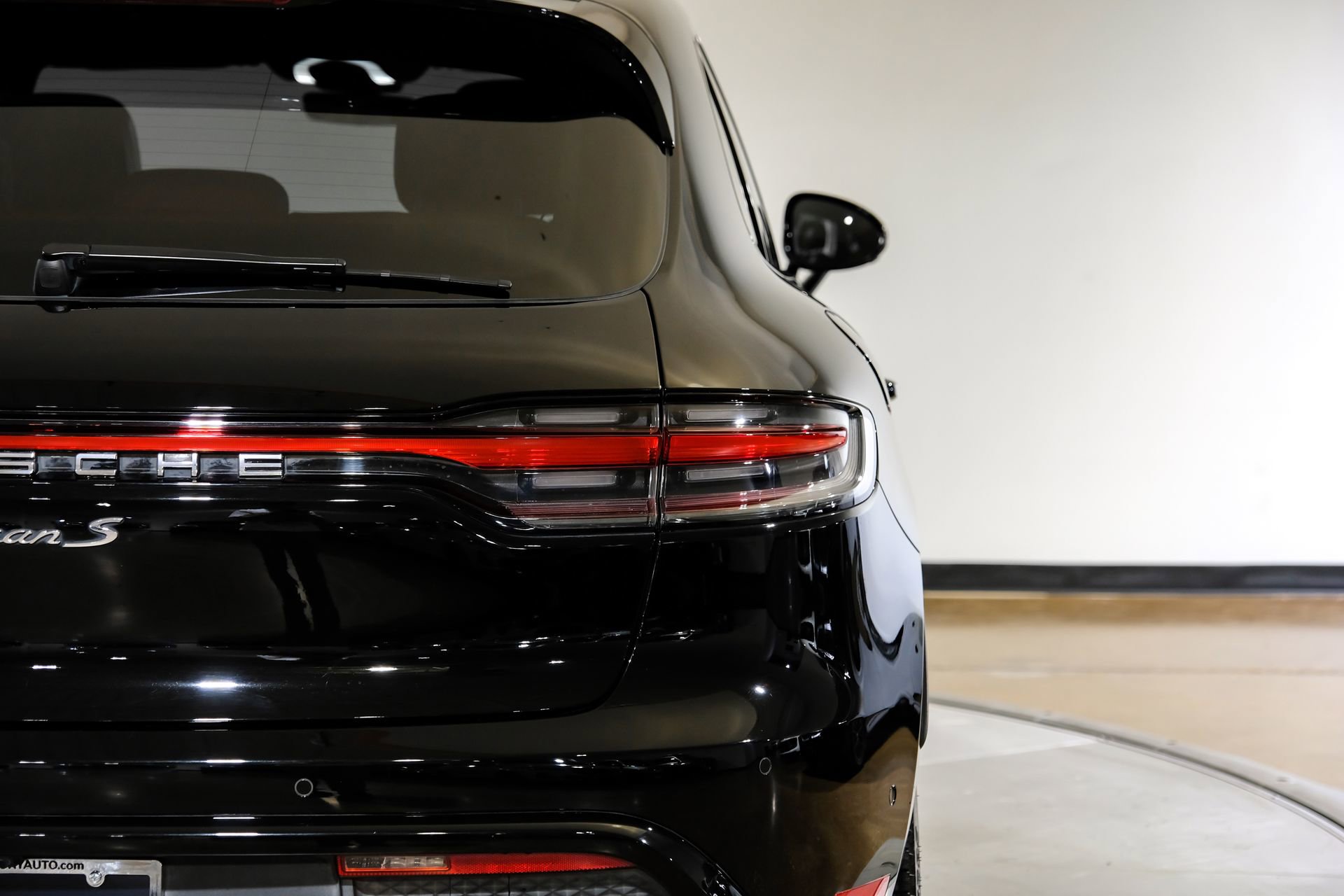 Used 2022 Porsche Macan S AWD/4WD image 57