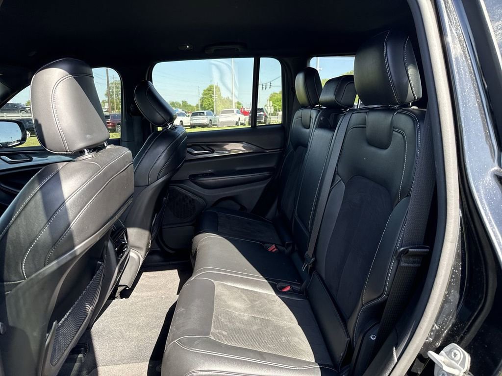 Used 2023 Jeep Grand Cherokee Altitude AWD/4WD image 20