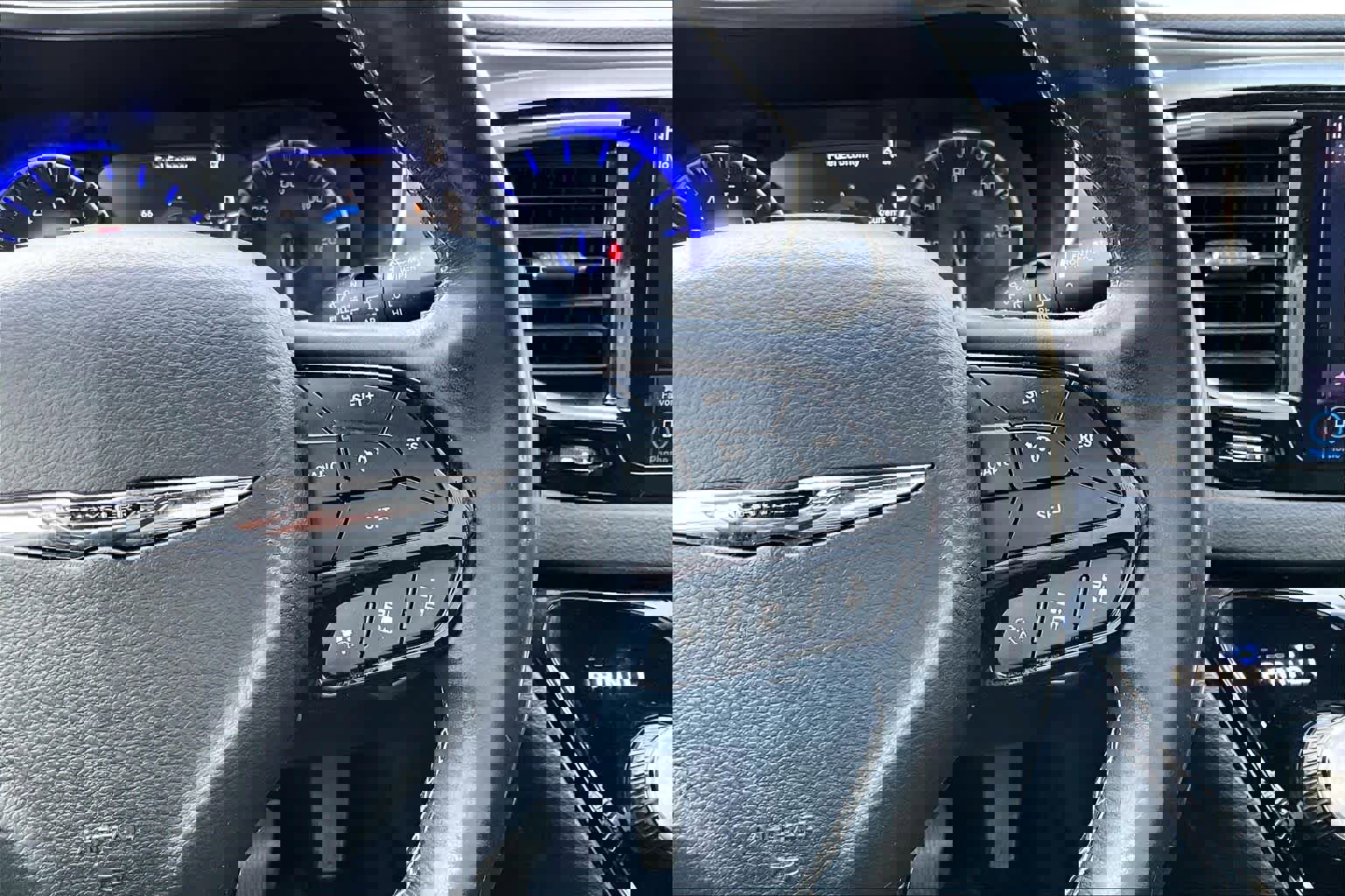 Used 2018 Chrysler Pacifica Touring-L Plus w/ Advanced Safetytec Group image 23