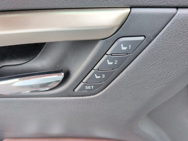 Used 2016 Lexus RX 450h AWD w/ Cold Weather Package image 17