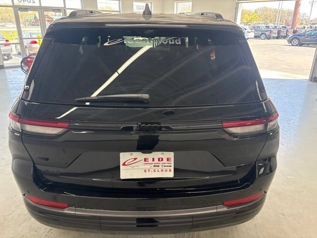 New 2026 Jeep Grand Cherokee Limited AWD/4WD image 6