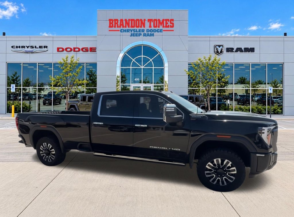 Used 2024 GMC Sierra 3500 Denali Ultimate AWD/4WD image 5