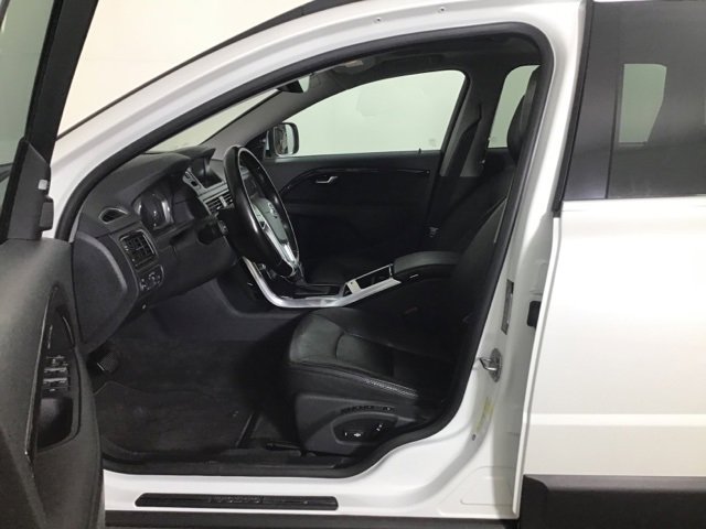 Used 2016 Volvo XC70 T5 Platinum w/ Climate Package image 9