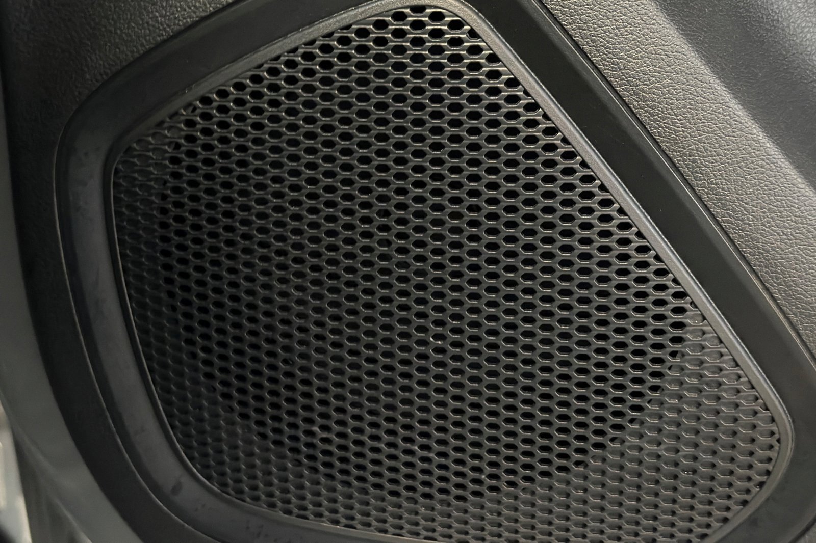 Certified 2023 Hyundai Venue SEL image 23