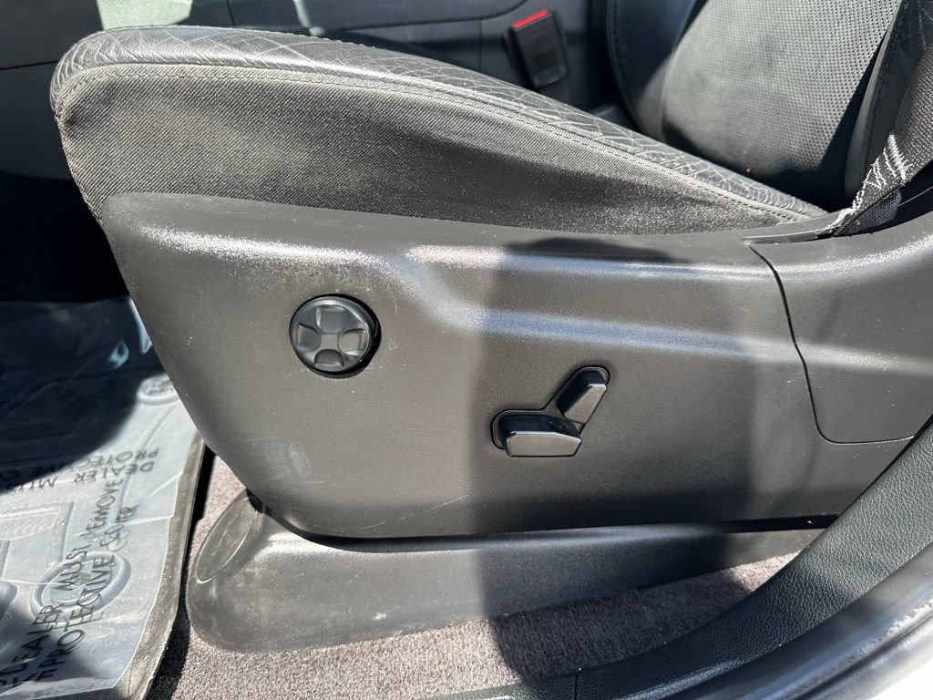 Used 2018 Jeep Grand Cherokee Altitude RWD image 14