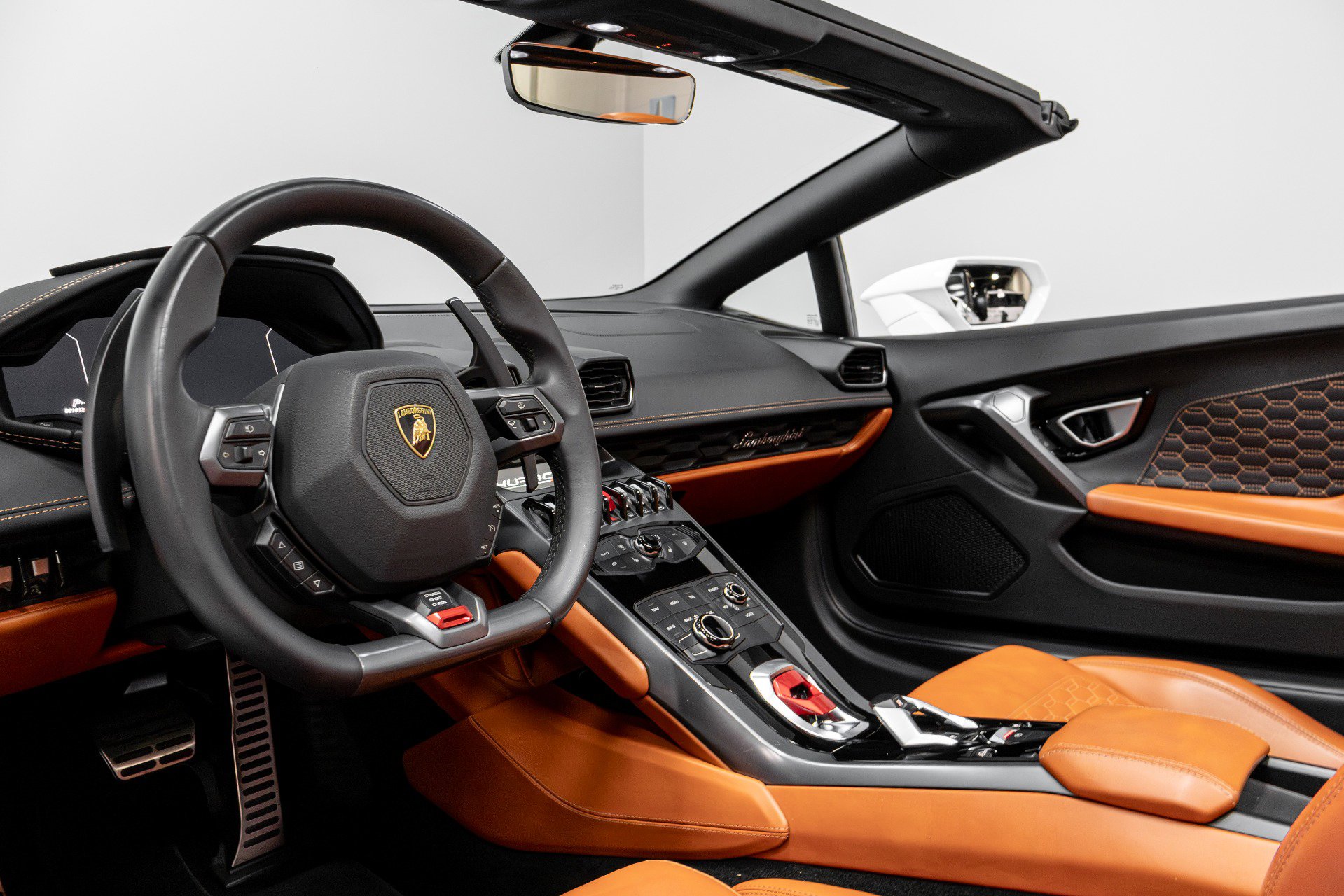 Used 2019 Lamborghini Huracan LP 580-2 image 9