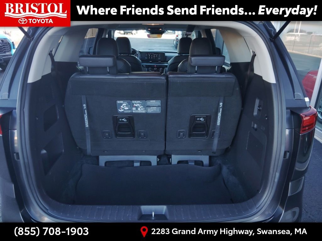 Used 2024 Kia Carnival LX image 29