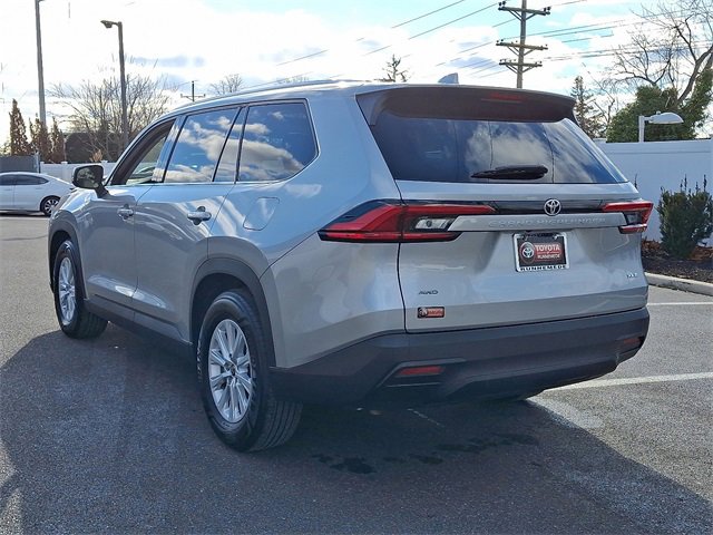 Certified 2024 Toyota Grand Highlander XLE image 4