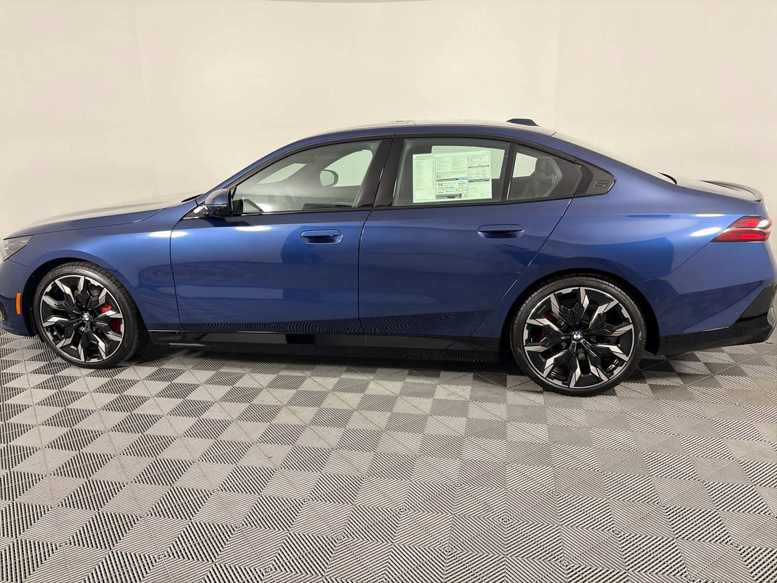 New 2026 BMW i5 eDrive40 w/ M Sport Package image 9