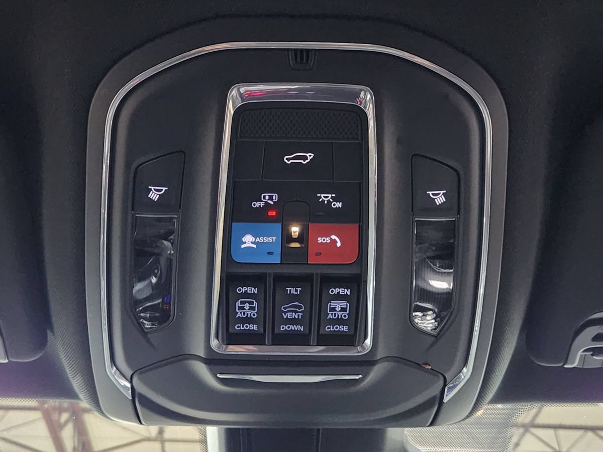 Used 2023 Jeep Wagoneer 4WD w/ Premium Group I image 46