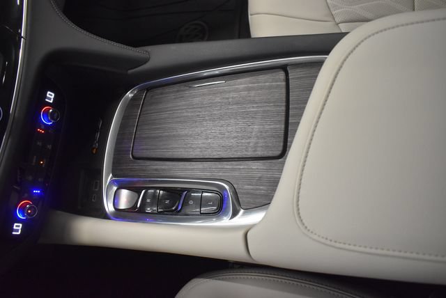 Used 2024 Buick Enclave Avenir w/ Avenir Technology Package AWD/4WD image 29