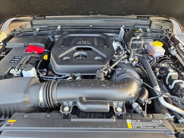 Used 2025 Jeep Wrangler Sport AWD/4WD image 18