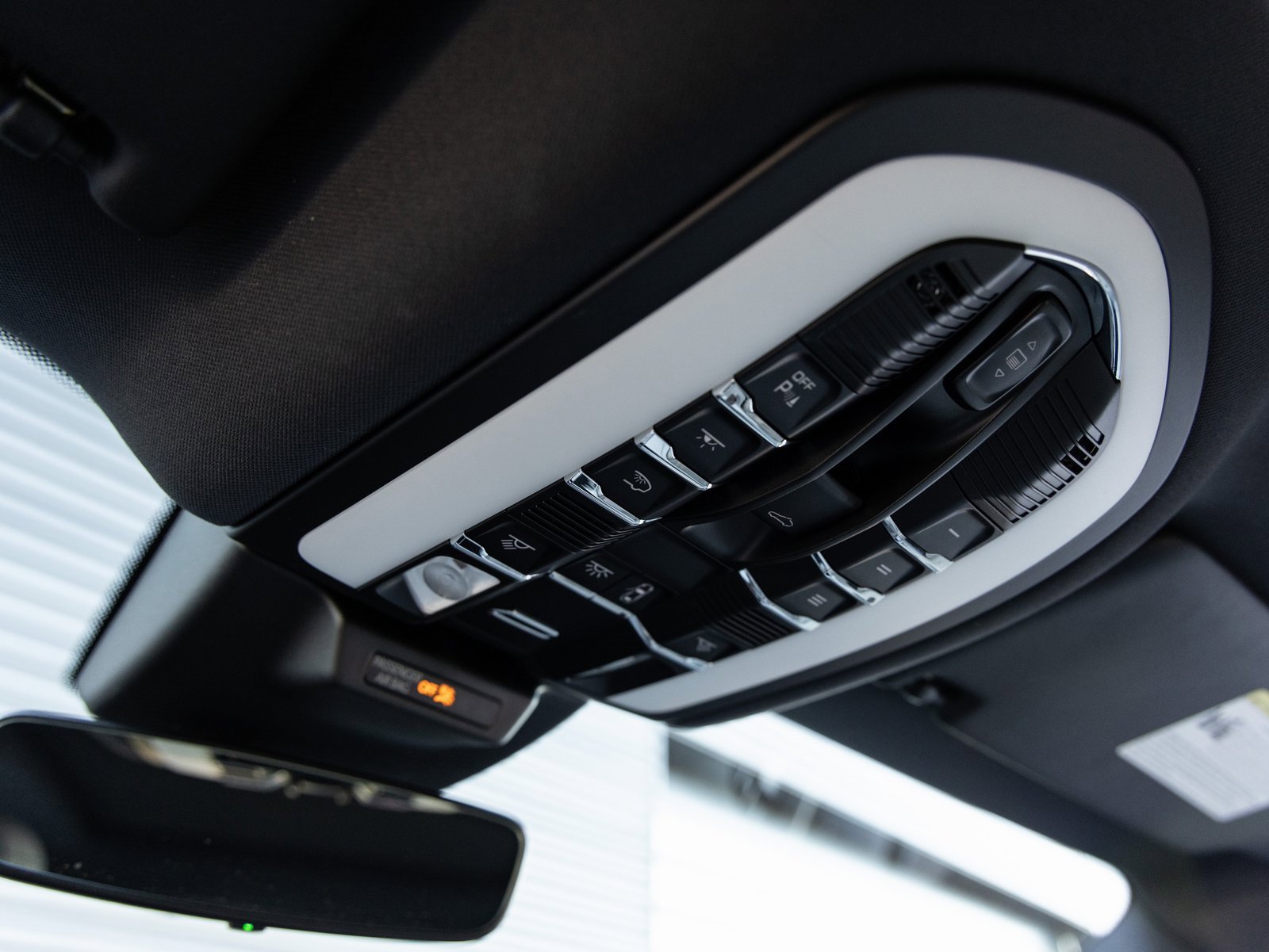 Used 2023 Porsche Macan S image 19