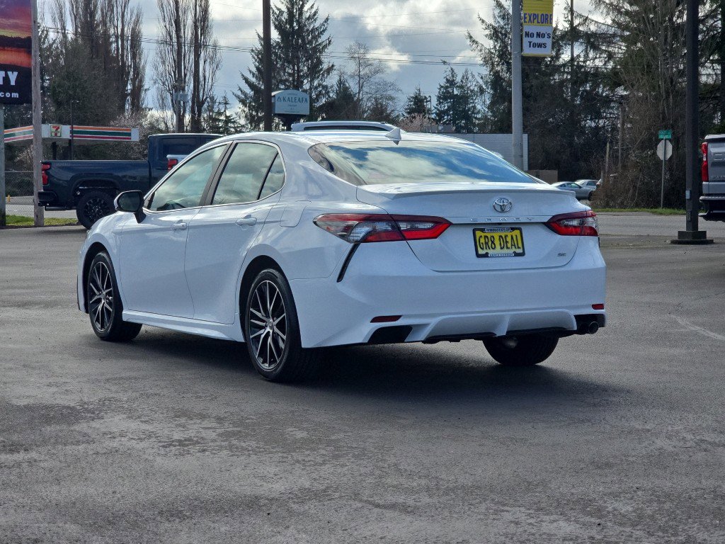 Certified 2022 Toyota Camry SE image 4
