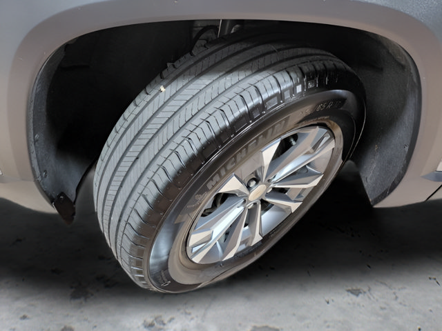 Used 2026 Chevrolet Equinox LT AWD/4WD image 19