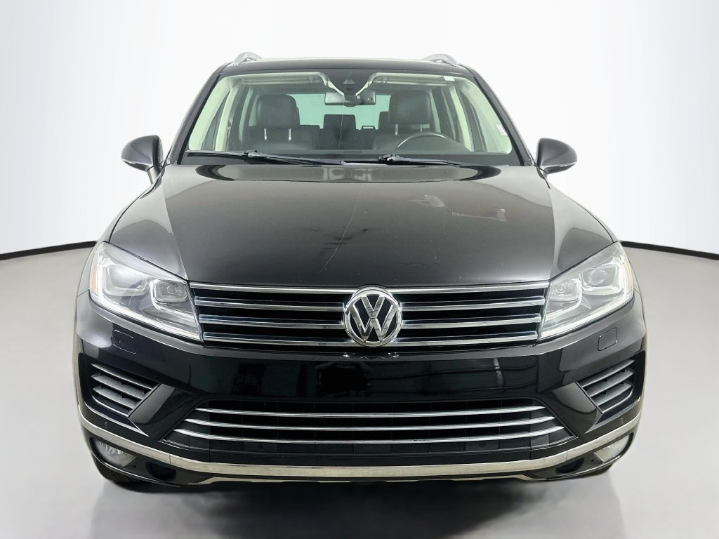 Used 2016 Volkswagen Touareg VR6 AWD/4WD image 2