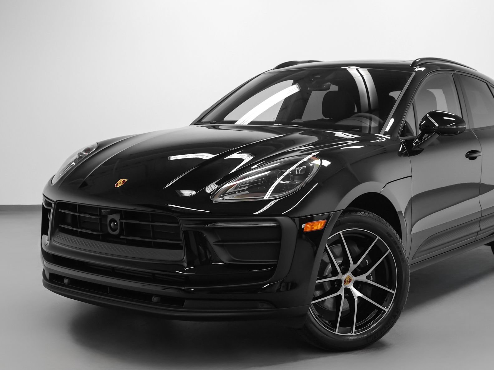 New 2026 Porsche Macan AWD/4WD image 7