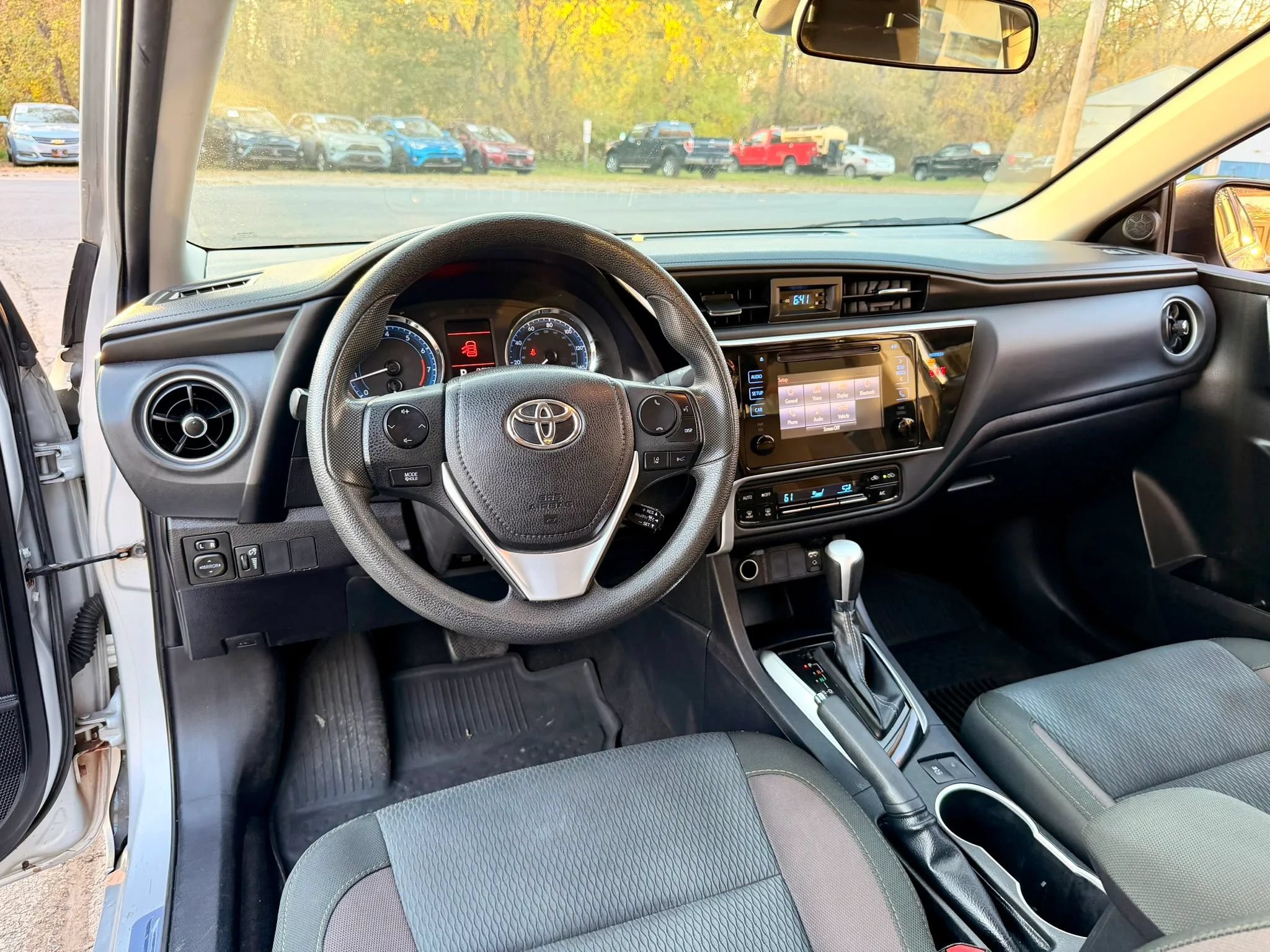 Used 2019 Toyota Corolla LE w/ Body Protection Package FWD image 28