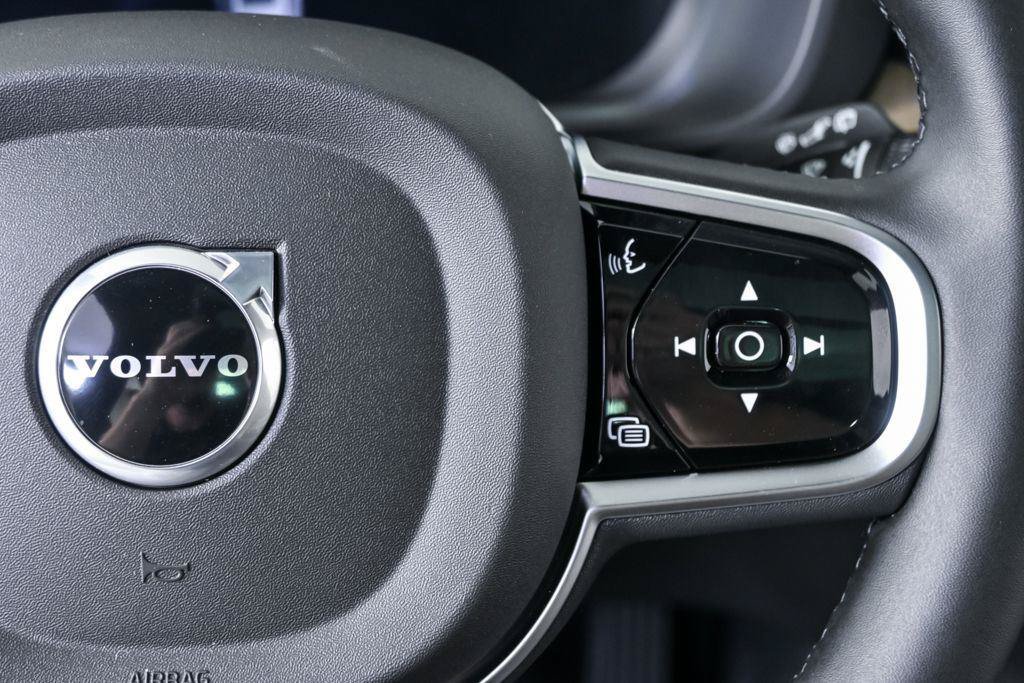 New 2026 Volvo XC60 B5 Plus w/ Protection Package Premier AWD/4WD image 10