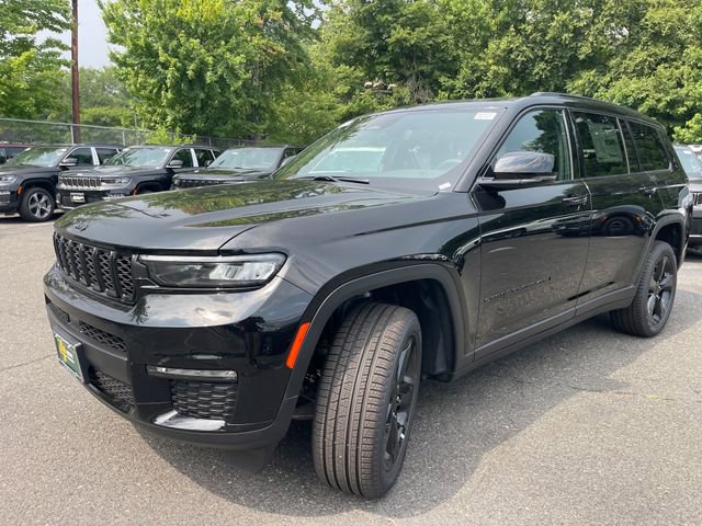 New 2025 Jeep Grand Cherokee L Limited w/ Black Appearance Package image 3