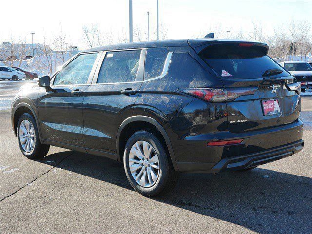 New 2026 Mitsubishi Outlander ES image 2