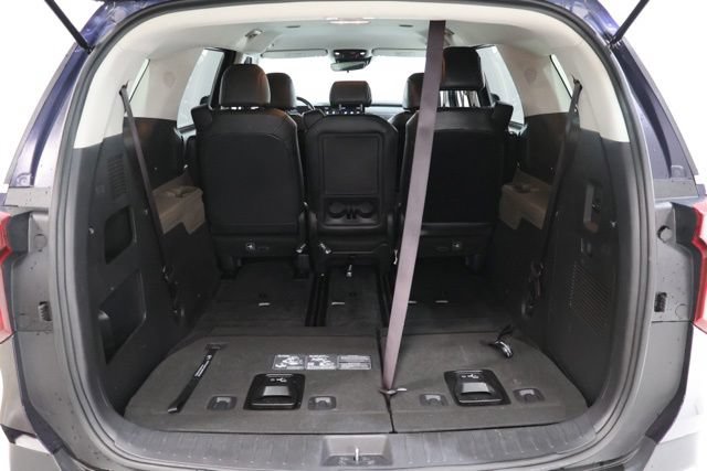 Used 2025 Kia Carnival FWD image 36