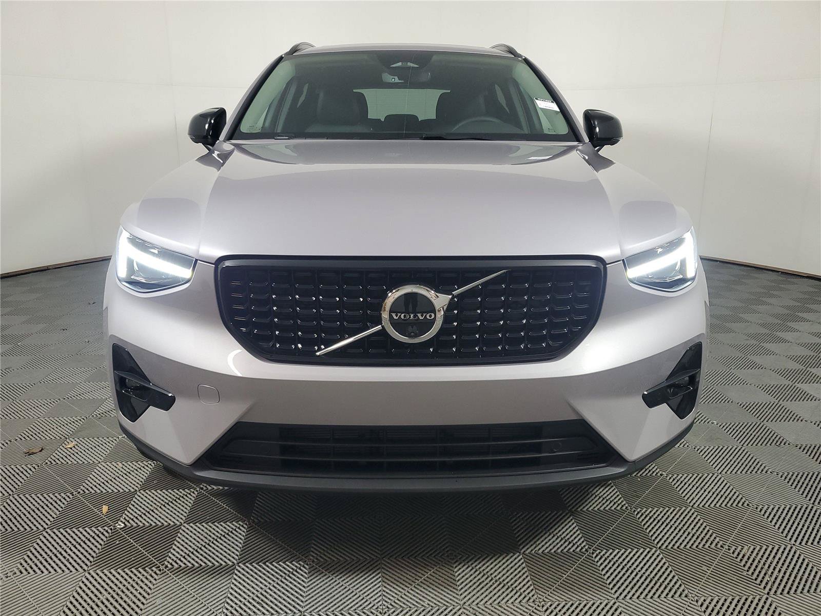 New 2026 Volvo XC40 B5 Plus w/ Protection Package Premier AWD/4WD image 2