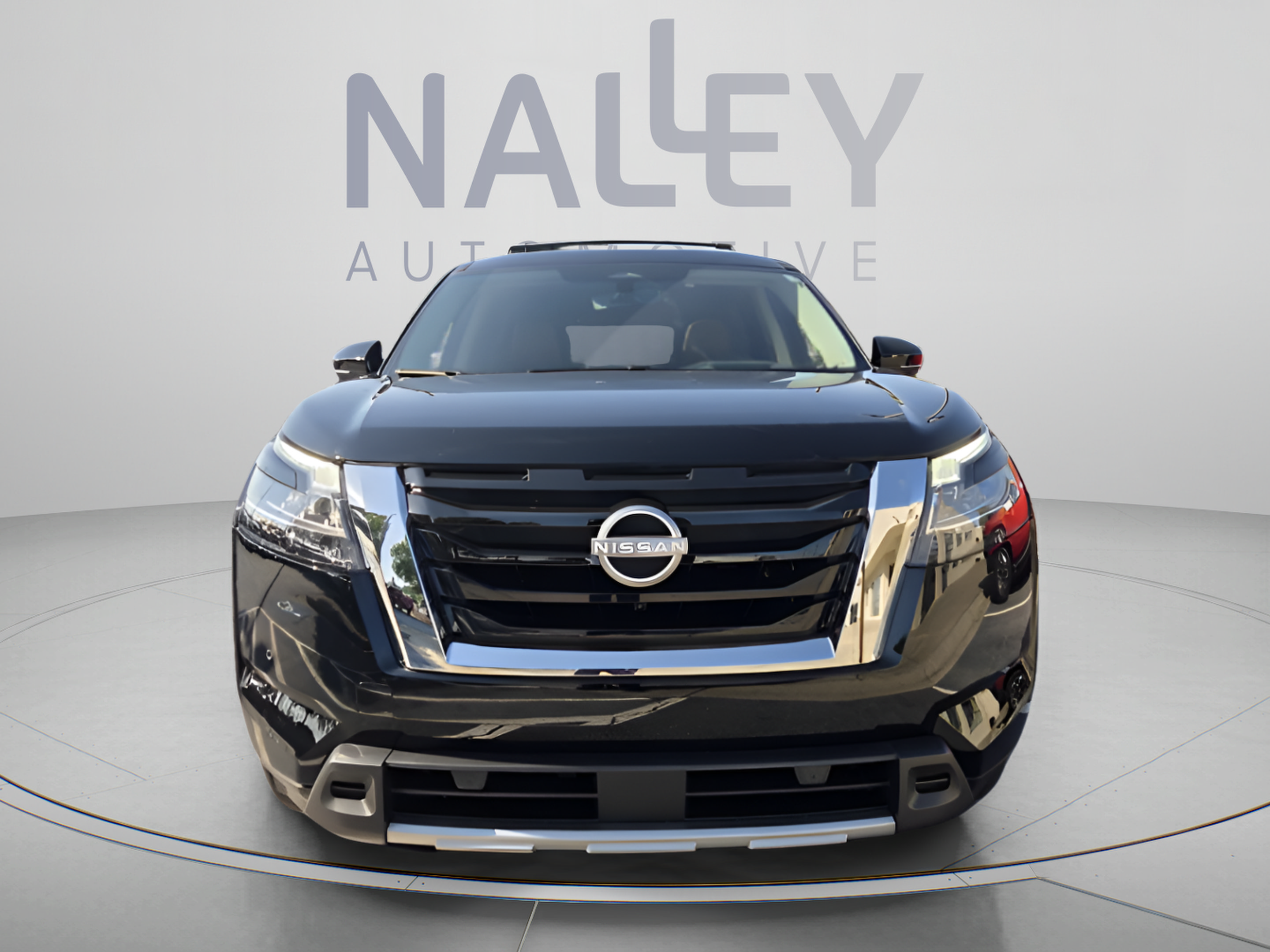 Used 2024 Nissan Pathfinder Platinum FWD image 8