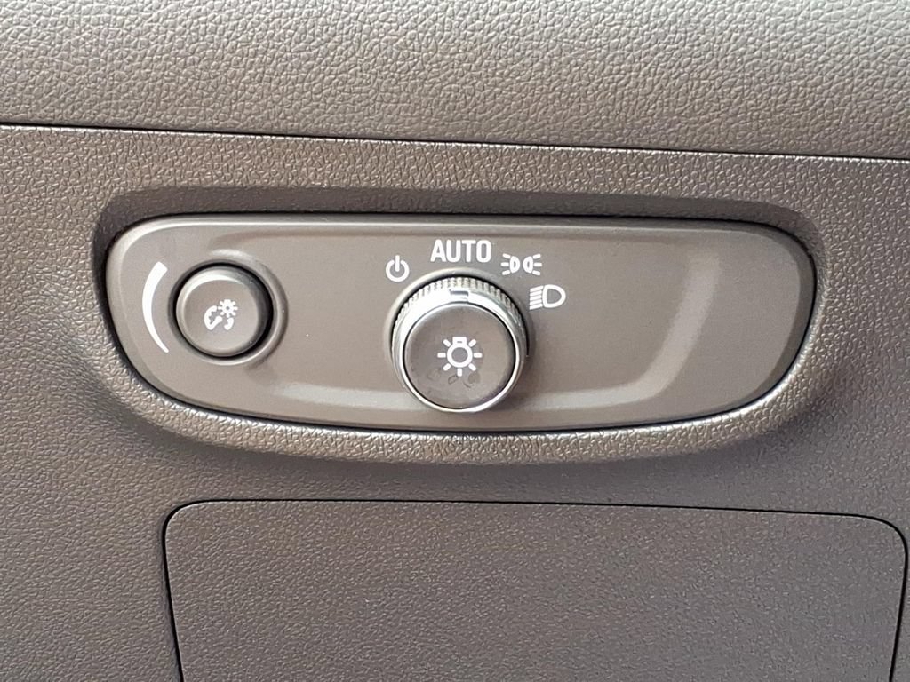 Used 2025 Buick Encore GX Sport Touring FWD image 15