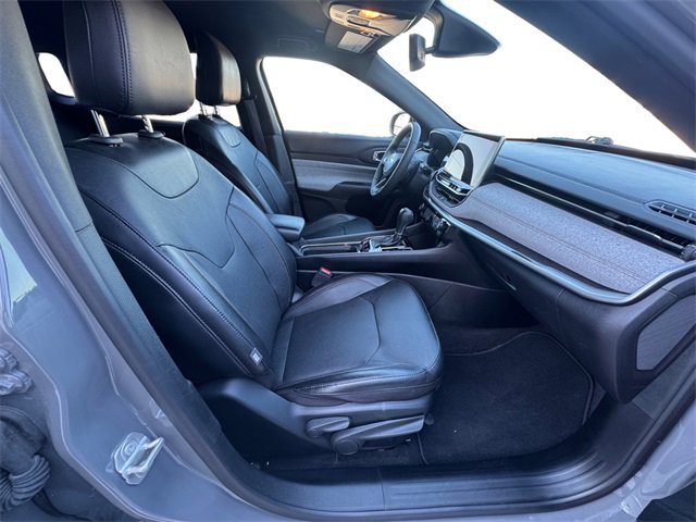 Used 2023 Jeep Compass Latitude image 15