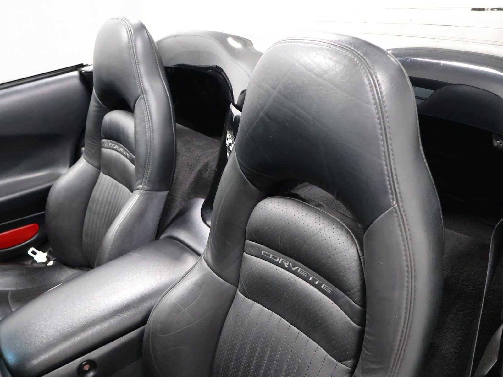 Used 1998 Chevrolet Corvette Convertible w/ Memory Pkg RWD image 17