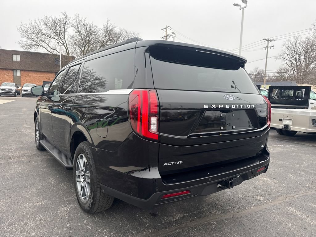 Used 2025 Ford Expedition Max Active AWD/4WD image 11