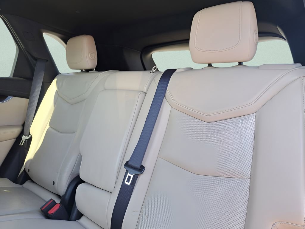 Used 2017 Cadillac XT5 Luxury w/ Driver Awareness Package image 9