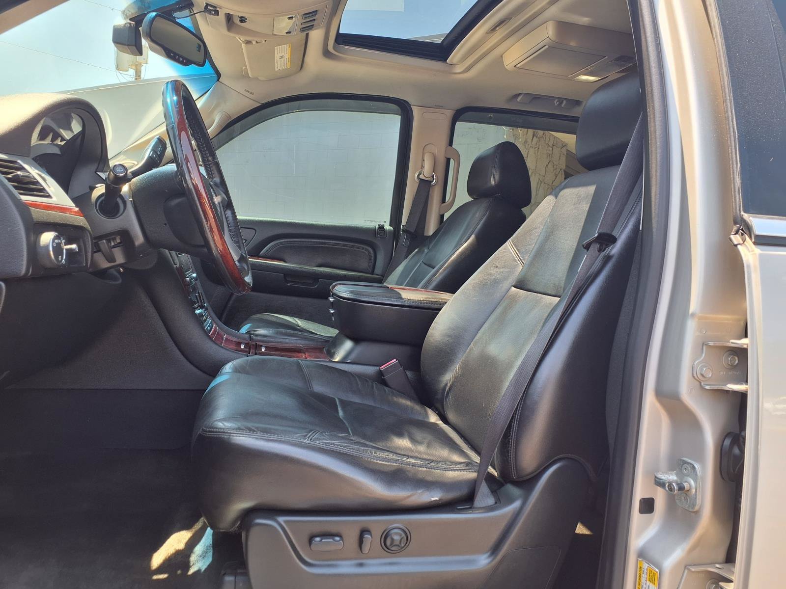 Used 2008 Cadillac Escalade ESV AWD image 6