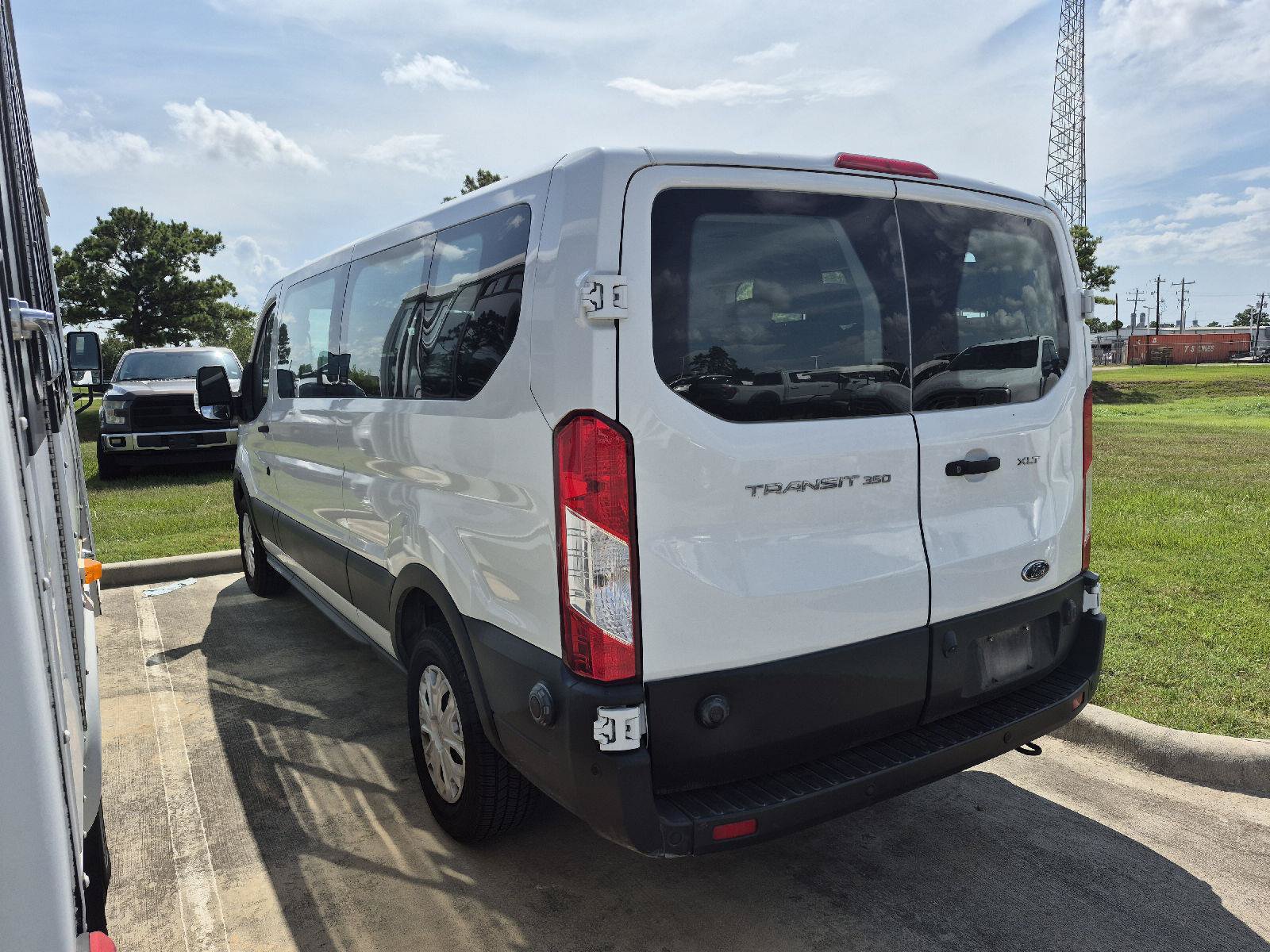 Used 2020 Ford Transit 350 XLT RWD image 11