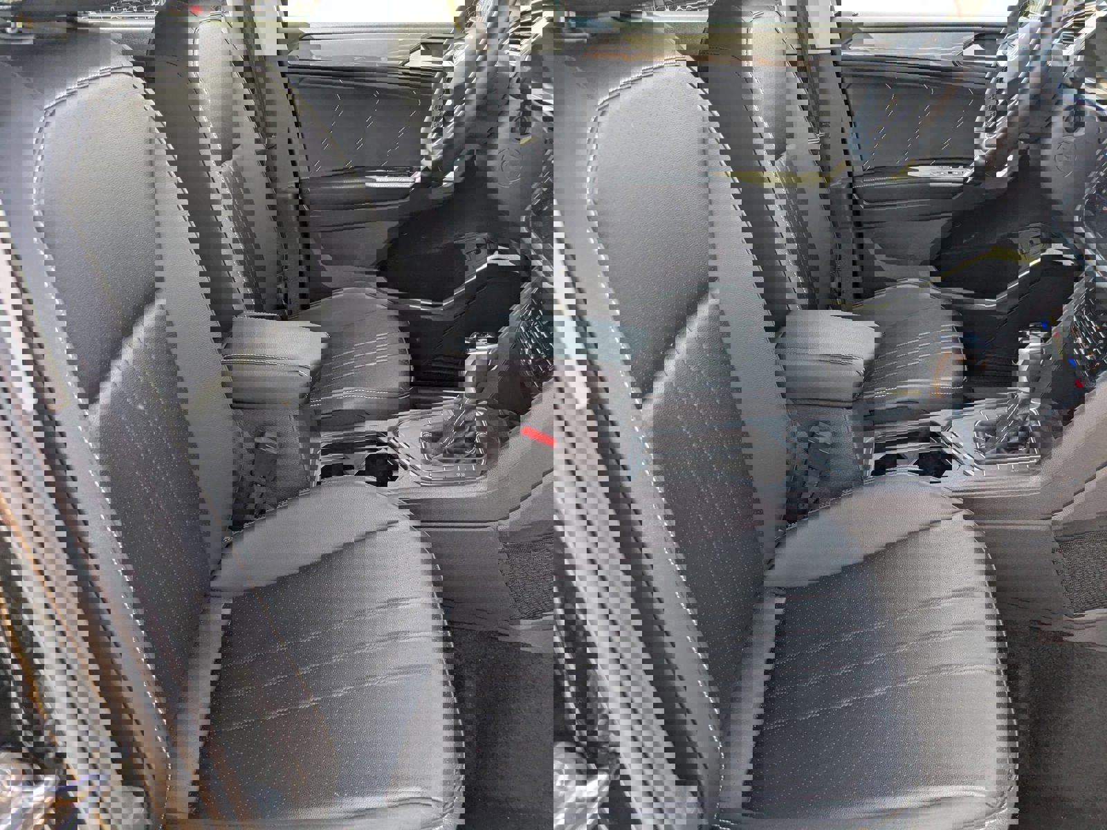 Used 2024 Volkswagen Tiguan SE image 51