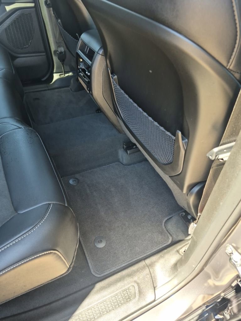 Used 2025 Jeep Grand Cherokee Altitude image 32