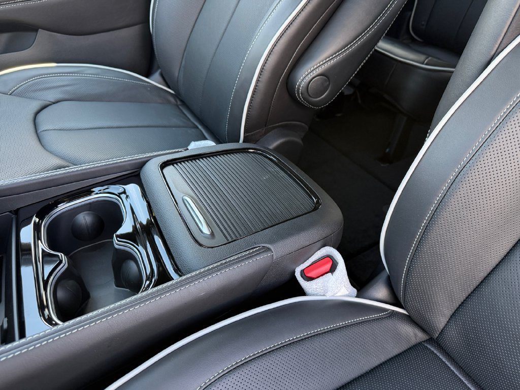 New 2027 Chrysler Pacifica Limited AWD/4WD image 23
