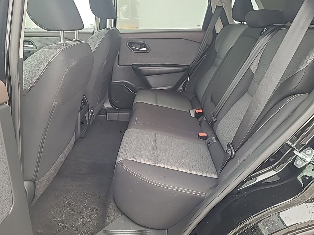 Used 2023 Nissan Rogue SV image 17