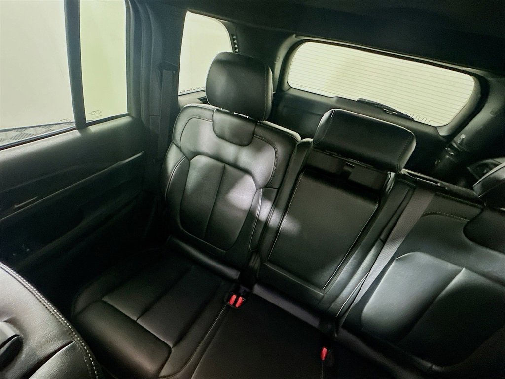 Used 2024 Jeep Grand Cherokee Limited image 12