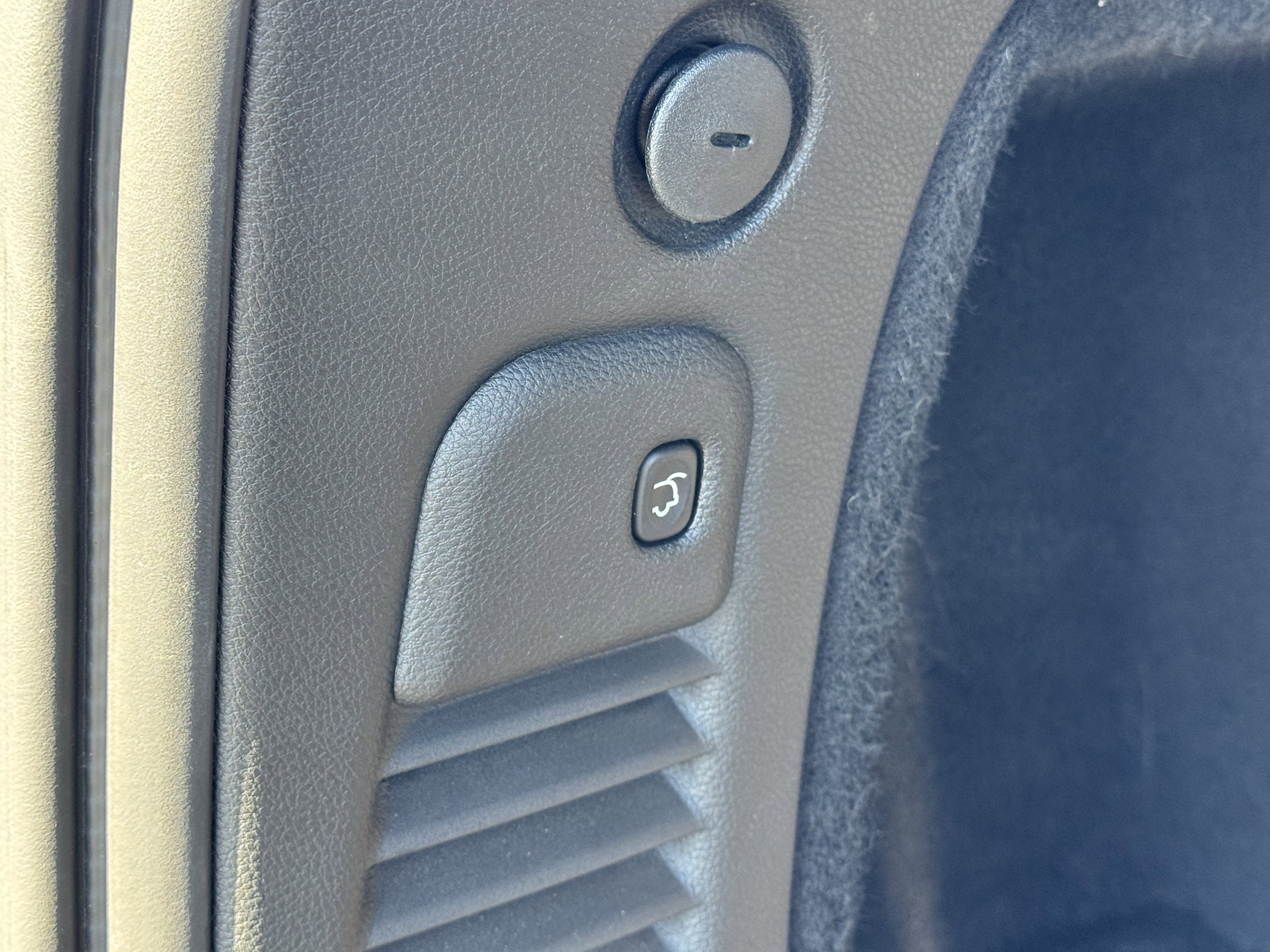 Used 2023 Dodge Durango R/T image 38