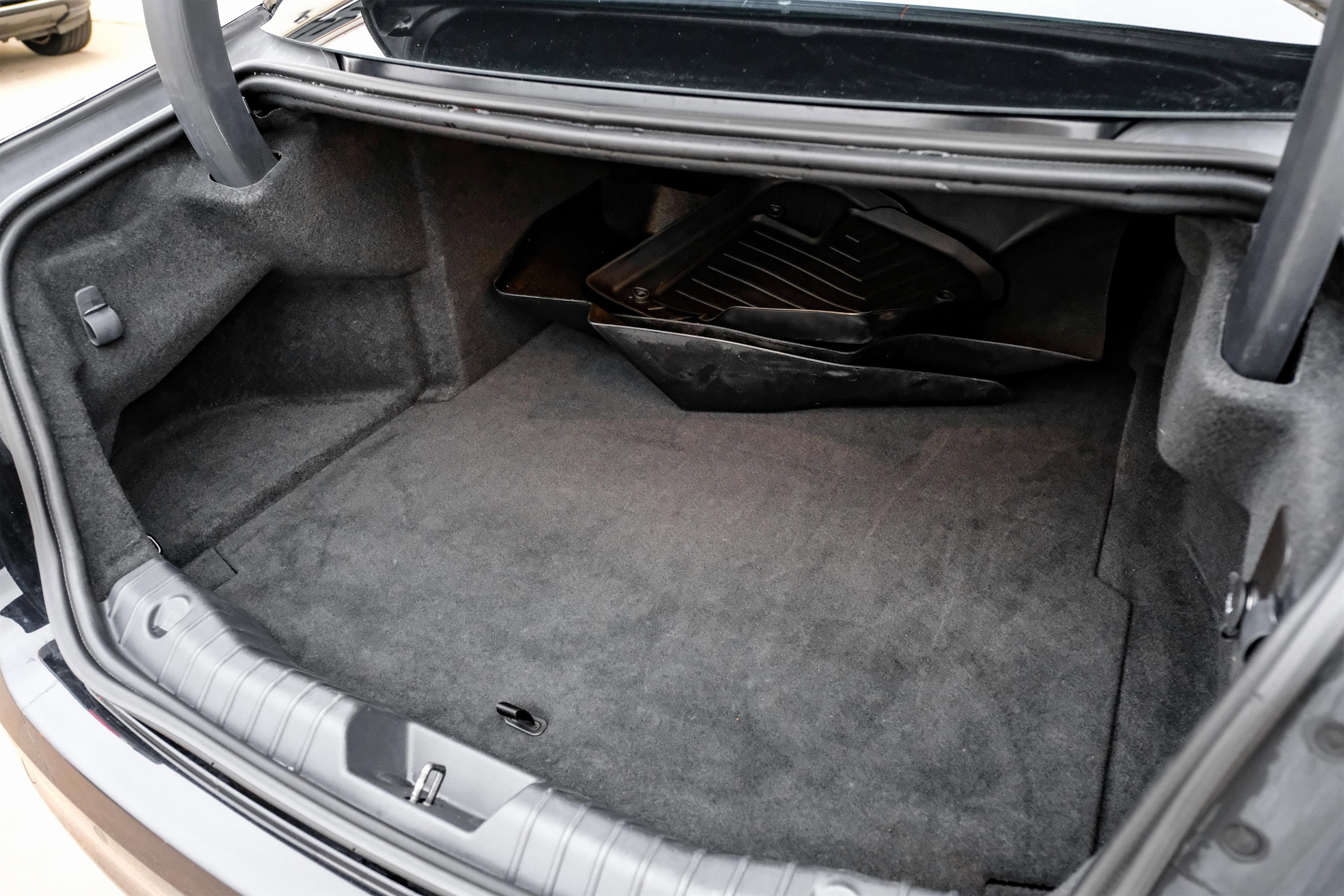 Used 2017 Jaguar XF S image 47