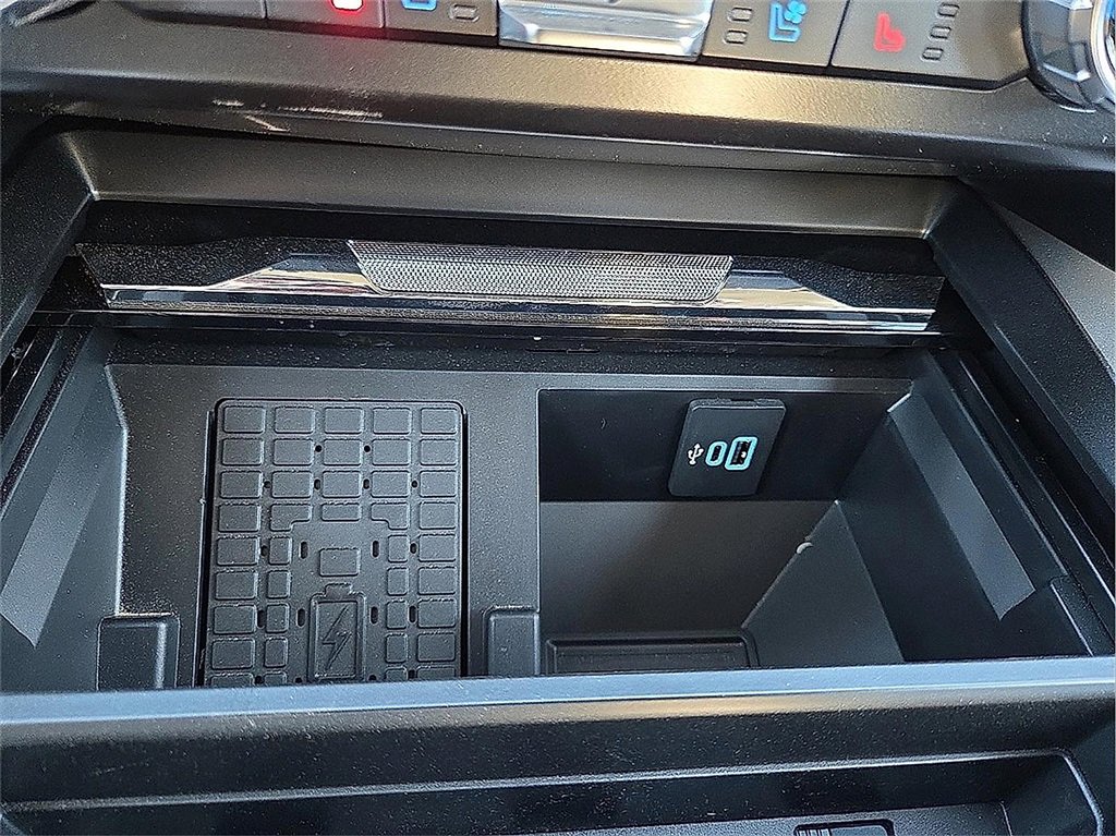 New 2025 Ford F350 Lariat w/ Chrome Package image 15