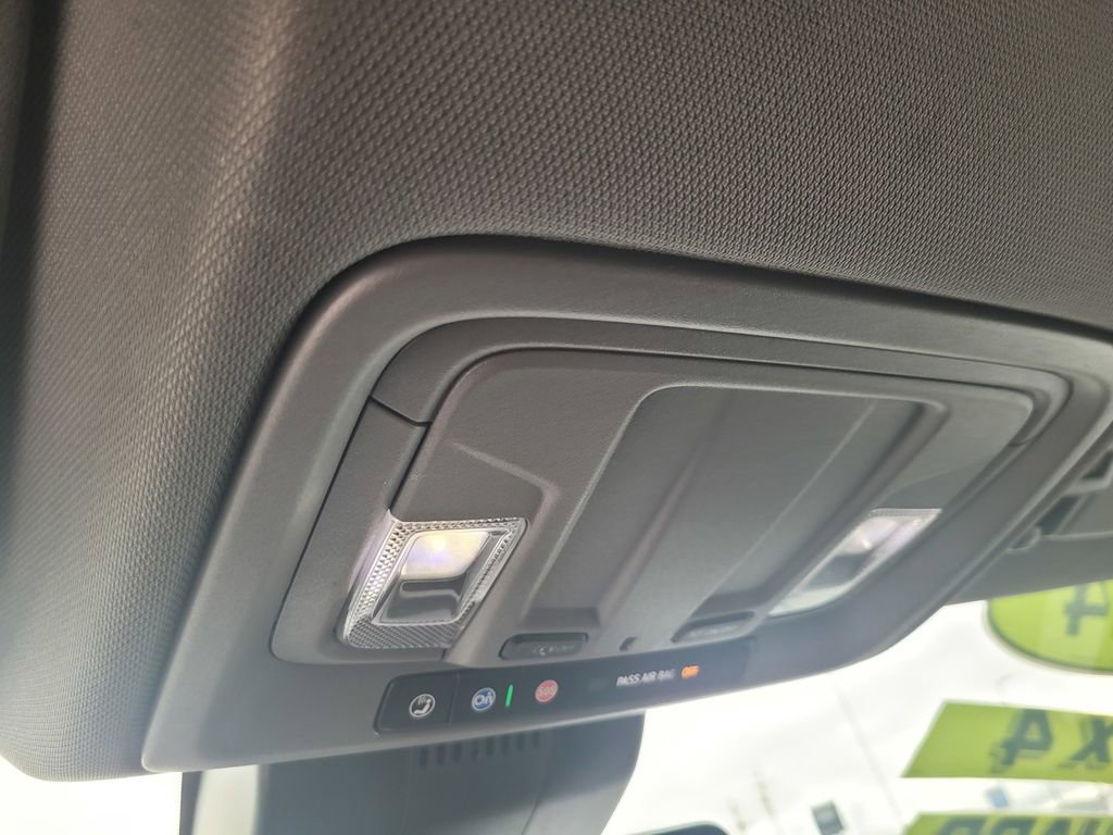 Used 2024 GMC Sierra 1500 SLT image 30