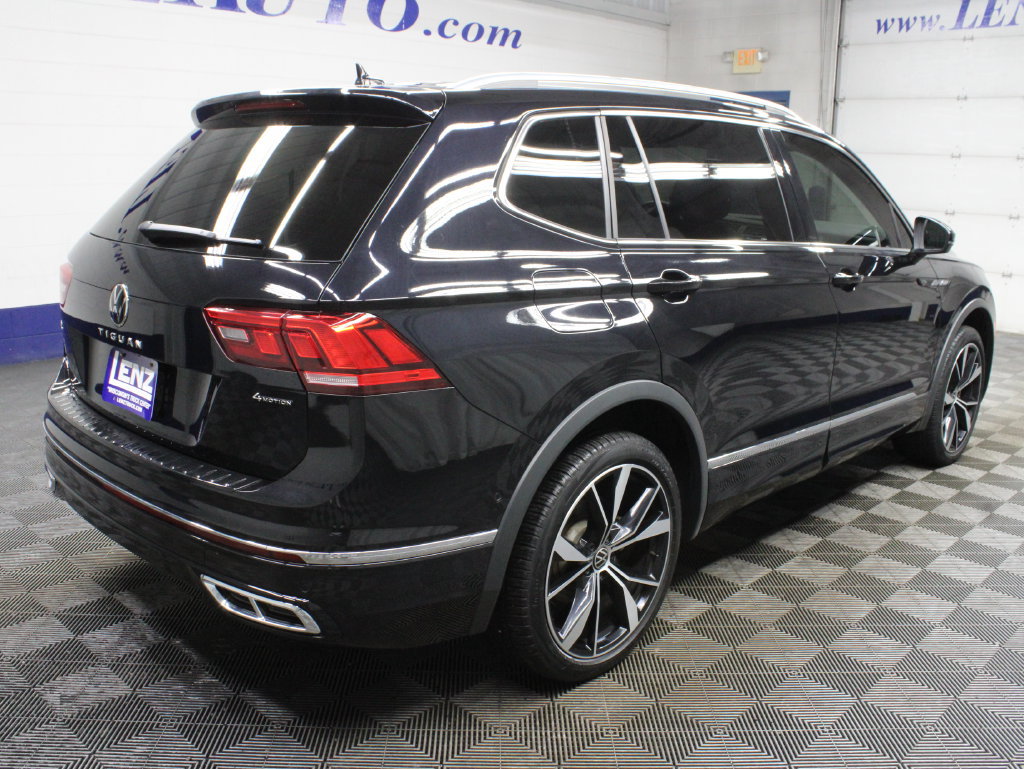 Used 2024 Volkswagen Tiguan SEL R-Line w/ MDO Package, Two-Row AWD/4WD image 6