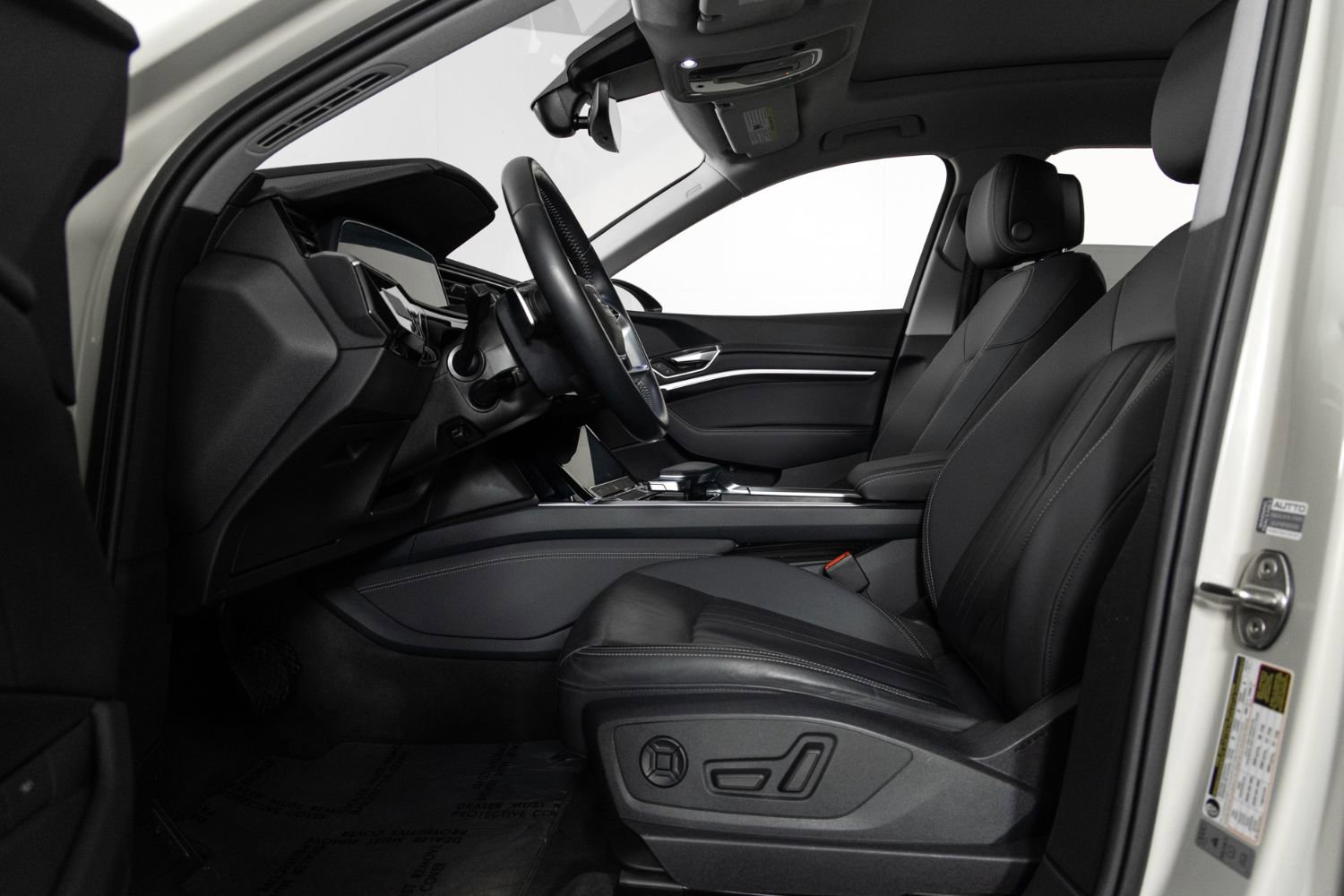 Used 2021 Audi e-tron Premium w/ Convenience Plus Package image 13