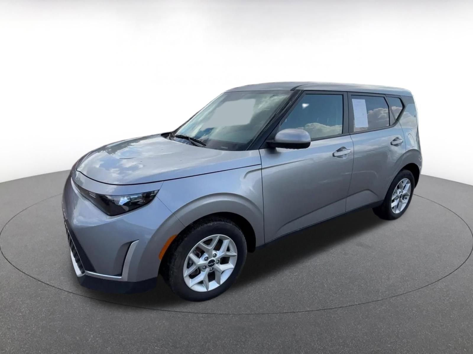 Used 2025 Kia Soul LX w/ LX Technology Package image 8