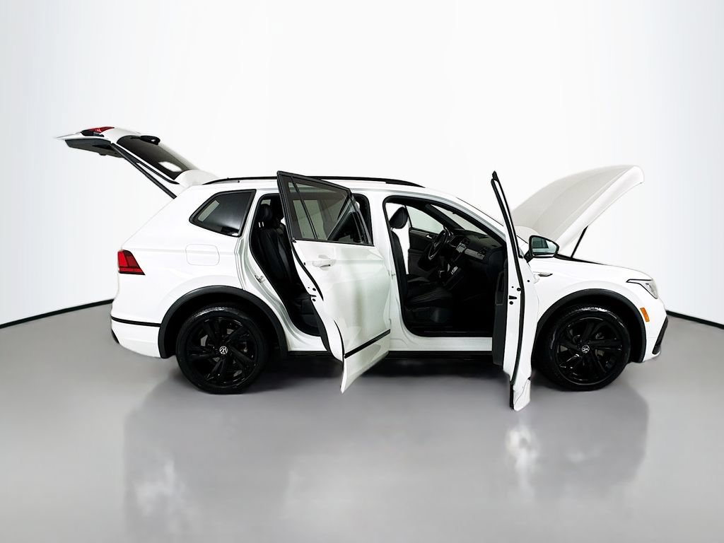Used 2024 Volkswagen Tiguan SE R-Line FWD image 24