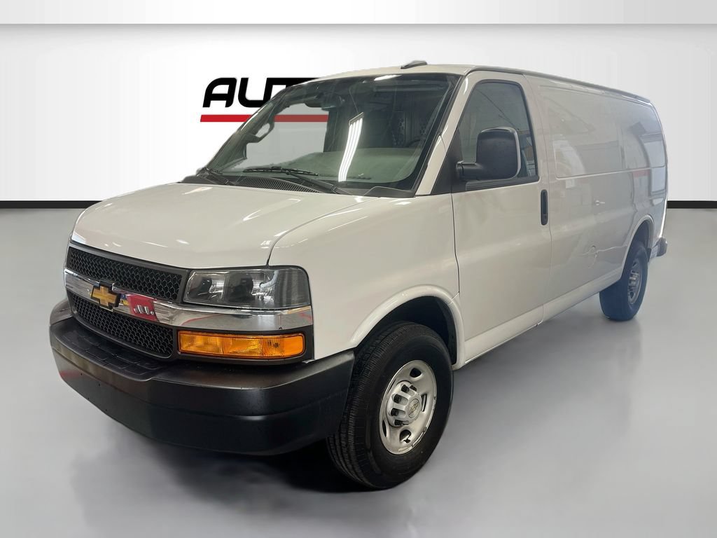 Used 2024 Chevrolet Express 2500 w/ Driver Convenience Package RWD image 3